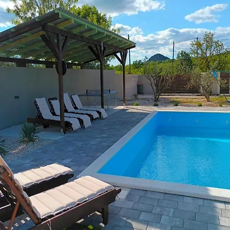 Modern With Private Pool