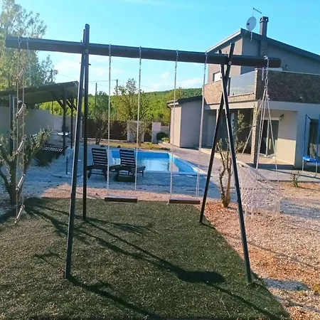 Modern With Private Pool Vila