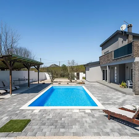 Modern With Private Pool *