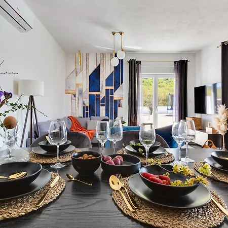 Modern With Private Pool Vila