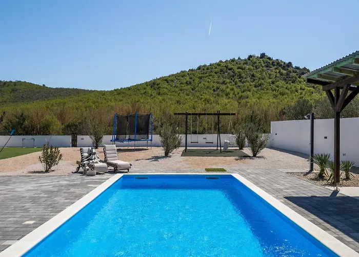 Вилла Modern With Private Pool