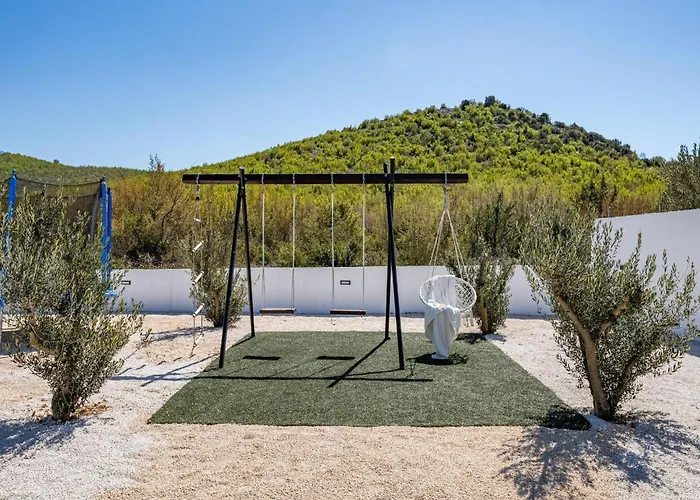 Modern With Private Pool