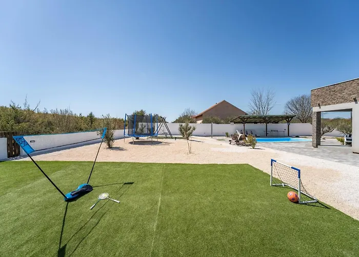 Modern With Private Pool